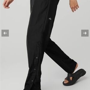 Alo Yoga Legend Snap Pant